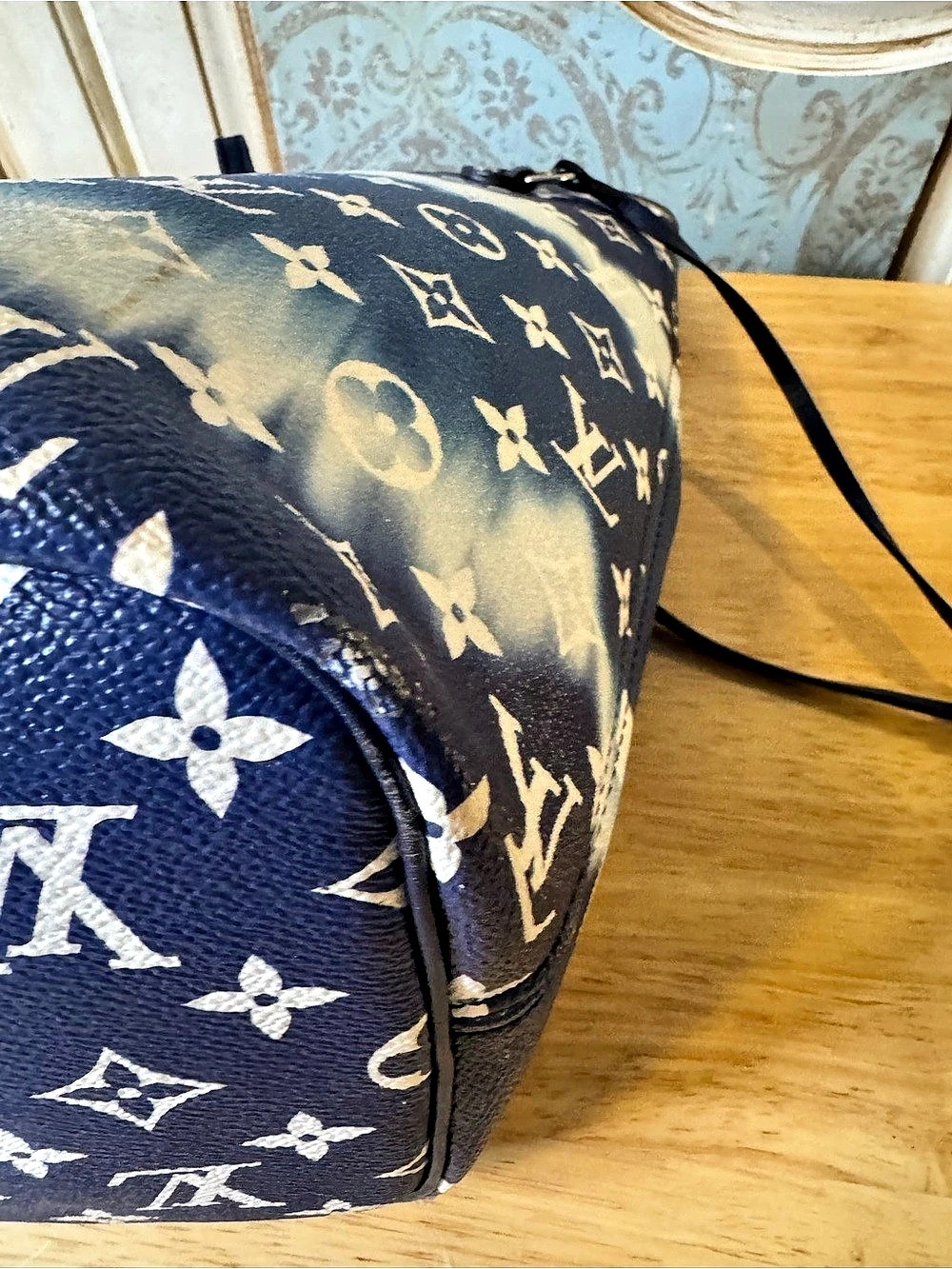 Louis Vuitton Neverfull MM By The Pool Blue & White Tote - Picture 7 of 10
